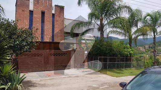 نیو مری ٹاون شپ پتریاٹہ,نیو مری,مری میں 3 کمروں کا 2 کنال فارم ہاؤس 1.5 کروڑ میں برائے فروخت۔