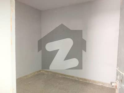 نارتھ کراچی ۔ سیکٹر 11بی نارتھ کراچی,کراچی میں 2 کمروں کا 5 مرلہ بالائی پورشن 22.0 ہزار میں کرایہ پر دستیاب ہے۔