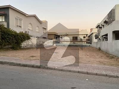 ڈی ایچ اے فیز 3 ۔ بلاک بی ڈی ایچ اے ڈیفینس فیز 3,ڈی ایچ اے ڈیفینس,اسلام آباد میں 1 کنال رہائشی پلاٹ 2.6 کروڑ میں برائے فروخت۔