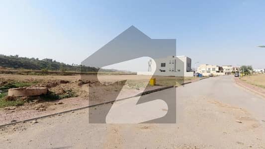 J Block 10 Marla Boulevard Plot For Sale Prime Location 1.10 Crore