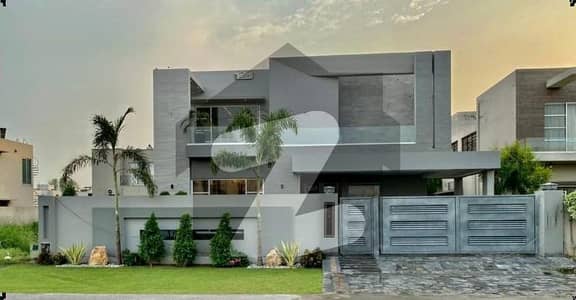 1 KANAL ELEGANT AND FULLY MAINTAINED SUPER HOT LOCATED BUNGALOW IS AVAILABLE IN THE BEST BLOCK OF DHA LAHORE.