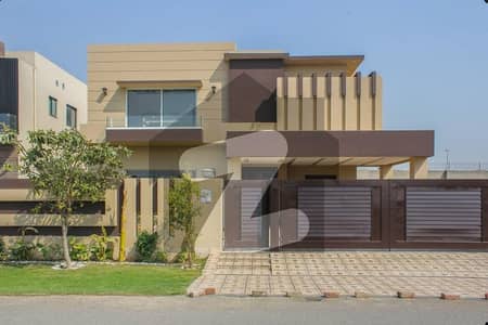 20 MARLA ELEGANT AND FULLY MAINTAINED SUPER HOT LOCATED BUNGALOW'S UPPER PORTION IS AVAILABLE IN THE BEST BLOCK OF DHA LAHORE.
