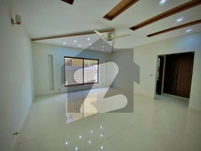 Beautiful 10 Marla Used House Is Available For Sale