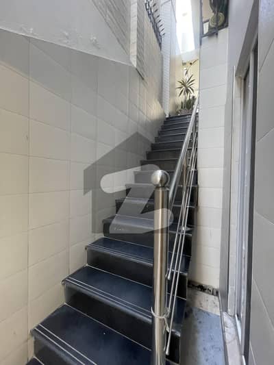 3 bed besment avilable for rent in E11