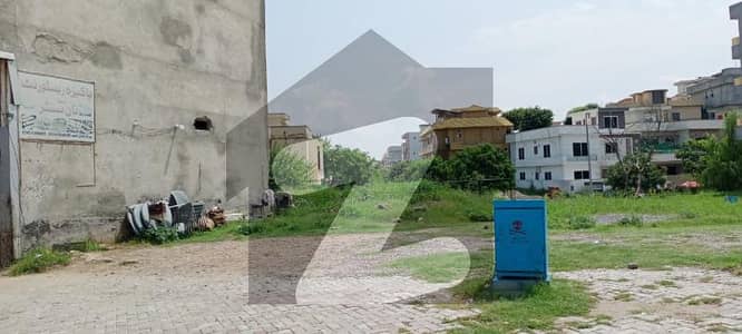 ڈی ایچ اے ڈیفینس فیز 2 ڈی ایچ اے ڈیفینس,اسلام آباد میں 4 مرلہ کمرشل پلاٹ 5.78 کروڑ میں برائے فروخت۔