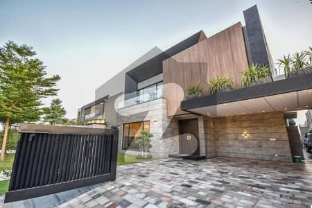 20 MARLA ELEGANT AND FULLY MAINTAINED SUPER HOT LOCATED BUNGALOW'S UPPER PORTION IS AVAILABLE IN THE BEST BLOCK OF DHA LAHORE.