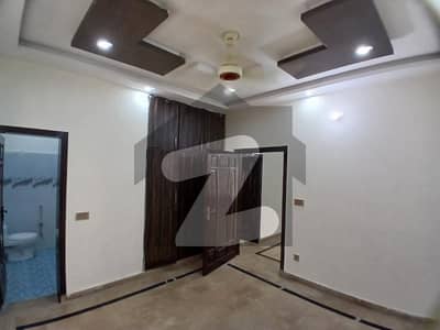 ڈی ایچ اے 11 رہبر سیکٹر 2 ڈی ایچ اے 11 رہبر,لاہور میں 2 کمروں کا 5 مرلہ بالائی پورشن 50.0 ہزار میں کرایہ پر دستیاب ہے۔