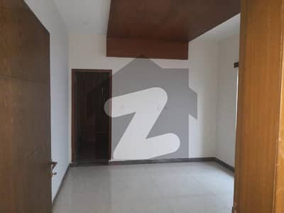 ایف ۔ 7 اسلام آباد میں 4 کمروں کا 1 کنال مکان 4.4 لاکھ میں کرایہ پر دستیاب ہے۔