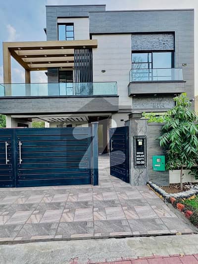 10 Marla Residential House For Sale In Jinnah Block, Nearby Commercial Market, Mosuqe and Health Care Canter