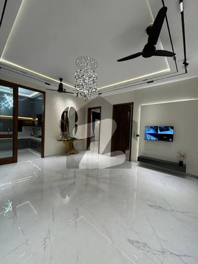 10 Marla Residential House For Sale In Rafi Block, Nearby Commercial Market, Mosuqe and Health Care Canter