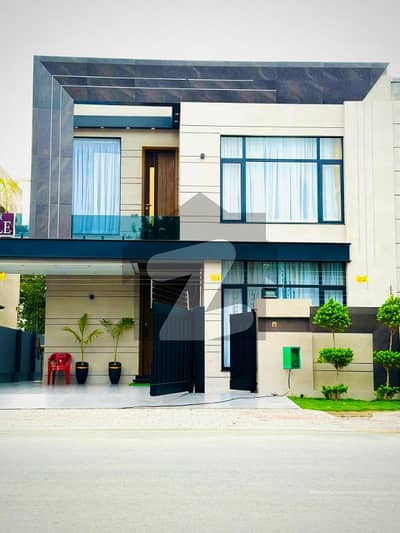 10 Marla Residential House For Sale In Johar Block, Nearby Commercial Market, Mosuqe and Health Care Canter