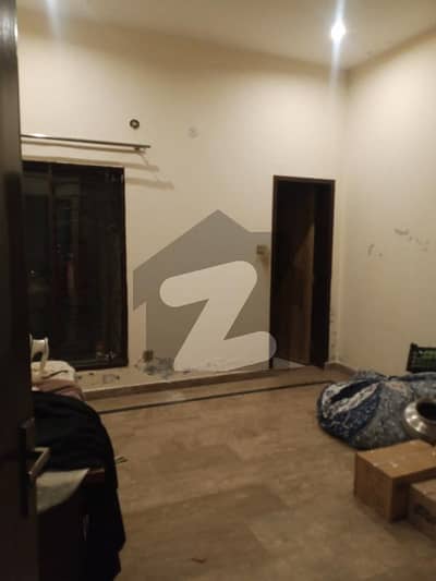 پنجاب یونیورسٹی فیز 2 - بلاک ڈی پنجاب یونیورسٹی سوسائٹی فیز 2,پنجاب یونیورسٹی ایمپلائیز سوسائٹی,لاہور میں 2 کمروں کا 7 مرلہ بالائی پورشن 55.0 ہزار میں کرایہ پر دستیاب ہے۔