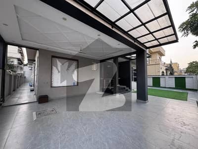 1 Kanal Owner Built Slightly Used Double Unit House For Sale