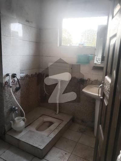 1st Floor Flats Available For Rent In G 9