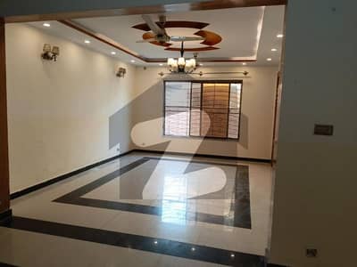 سوان گارڈن ۔ بلاک اے سوان گارڈن,اسلام آباد میں 3 کمروں کا 12 مرلہ بالائی پورشن 70.0 ہزار میں کرایہ پر دستیاب ہے۔