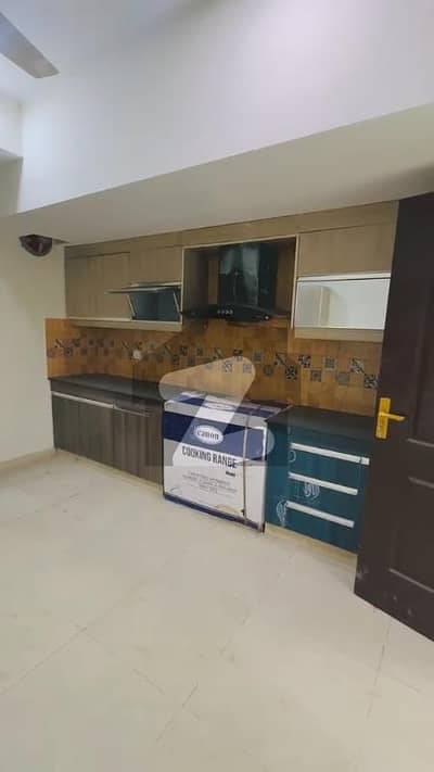 عسکری 11 عسکری,لاہور میں 3 کمروں کا 10 مرلہ فلیٹ 1.3 لاکھ میں کرایہ پر دستیاب ہے۔