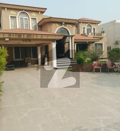 ڈی ایچ اے فیز 2 ڈیفنس (ڈی ایچ اے),لاہور میں 5 کمروں کا 2 کنال مکان 7.5 لاکھ میں کرایہ پر دستیاب ہے۔