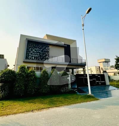 ڈی ایچ اے فیز 5 ڈیفنس (ڈی ایچ اے),لاہور میں 4 کمروں کا 10 مرلہ مکان 3.25 لاکھ میں کرایہ پر دستیاب ہے۔