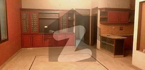 گلستانِ جوہر کراچی میں 3 کمروں کا 10 مرلہ بالائی پورشن 77.0 ہزار میں کرایہ پر دستیاب ہے۔