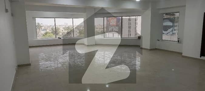 شاہراہِ فیصل کراچی میں 9 مرلہ دفتر 3.75 لاکھ میں کرایہ پر دستیاب ہے۔