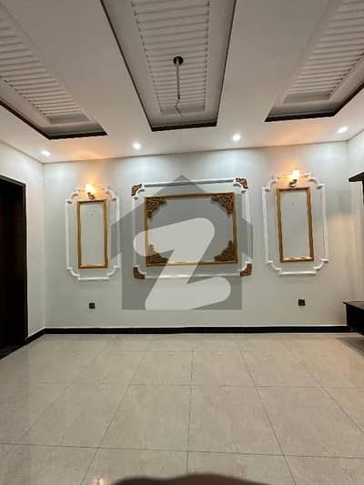 نشیمن اقبال فیز 2 بلاک - اے 2 نشیمنِ اقبال فیز 2,نشیمنِ اقبال,لاہور میں 5 کمروں کا 10 مرلہ مکان 3.0 کروڑ میں برائے فروخت۔