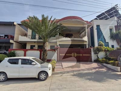 گلریز ہاؤسنگ سوسائٹی فیز 2 گلریز ہاؤسنگ سکیم,راولپنڈی میں 5 کمروں کا 10 مرلہ مکان 3.7 کروڑ میں برائے فروخت۔