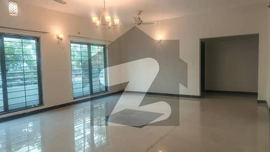 عسکری 10 عسکری,لاہور میں 3 کمروں کا 8 مرلہ فلیٹ 1.4 لاکھ میں کرایہ پر دستیاب ہے۔