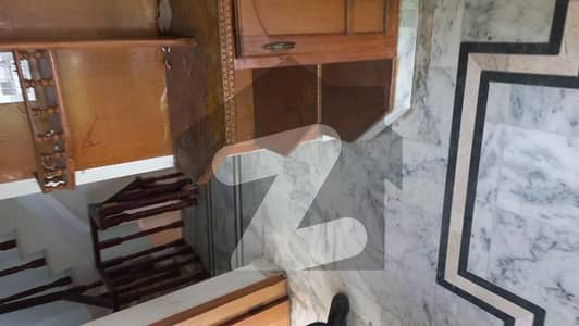 G11/1 ,25/60 Upper Portion For Rent