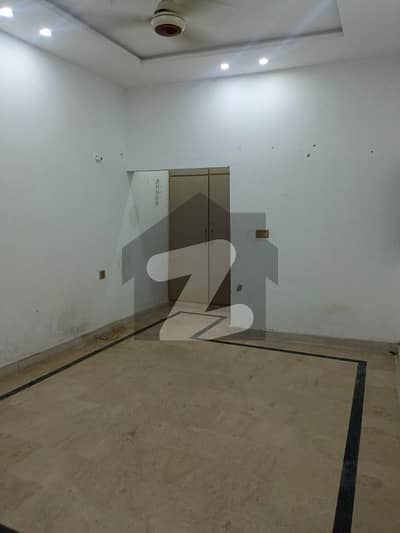 والٹن روڈ لاہور میں 1 کمرے کا 2 مرلہ زیریں پورشن 30.0 ہزار میں کرایہ پر دستیاب ہے۔