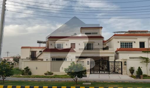 Prime Location In Buch Executive Villas House For Sale Sized 14 Marla