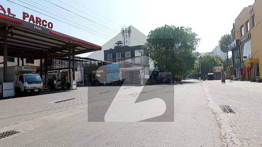 ایم ایم عالم روڈ گلبرگ,لاہور میں 4 کنال رہائشی پلاٹ 66.75 کروڑ میں برائے فروخت۔