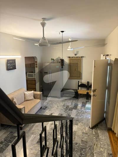 Sumaira Bungalows 120 Square Yard. Maintained One Unit House For Sale. First Owner