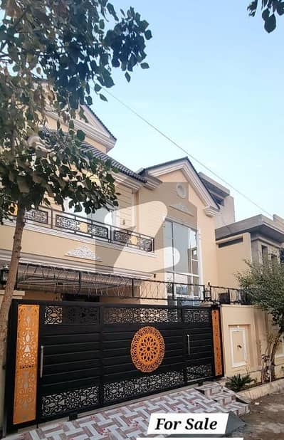 بنی گالا میں سپینش ڈیزائن کا شاہکار 11 مرلہ برینڈ نیو لگژری ڈبل سٹوری ہاؤس،