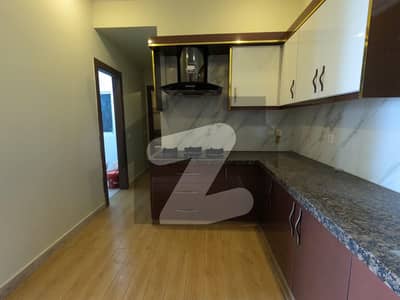 کلفٹن ۔ بلاک 4 کلفٹن,کراچی میں 4 کمروں کا 1 کنال فلیٹ 8.1 کروڑ میں برائے فروخت۔