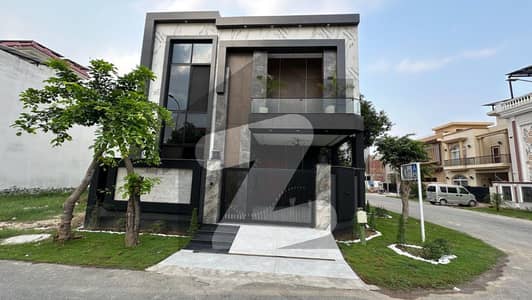 5 Marla House Available For Rent In DHA Phase 9