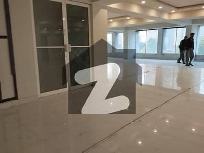 بلیو ایریا اسلام آباد میں 13 مرلہ دفتر 17.5 کروڑ میں برائے فروخت۔