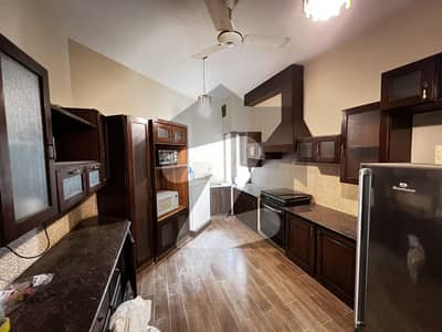 آئی ۔ 8 اسلام آباد میں 4 کمروں کا 12 مرلہ مکان 4.15 لاکھ میں کرایہ پر دستیاب ہے۔