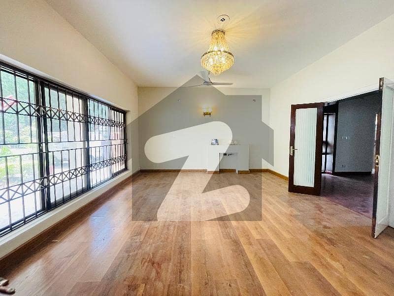 F-6 House Available For Rent Located At Very Prime Location. F-6 House Available For Rent Located At Very Prime Location.