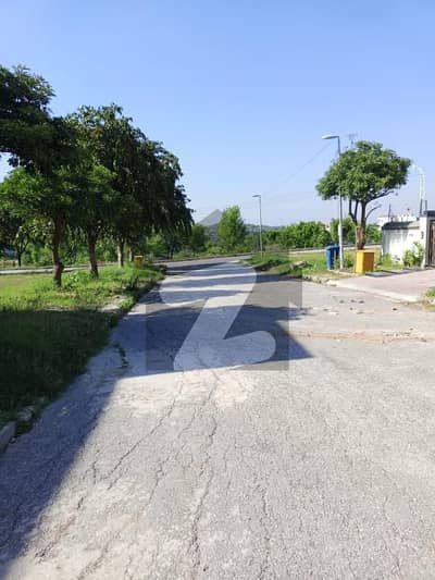 ڈی ایچ اے ڈیفینس فیز 3 ڈی ایچ اے ڈیفینس,اسلام آباد میں 10 مرلہ رہائشی پلاٹ 1.7 کروڑ میں برائے فروخت۔