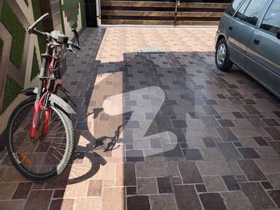 Defence 8 Kanal Upper Portion ideal Location