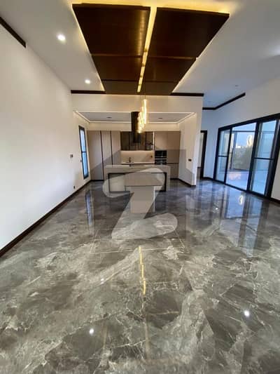 ڈی ایچ اے فیز 8 ڈی ایچ اے ڈیفینس,کراچی میں 5 کمروں کا 1 کنال مکان 26.0 کروڑ میں برائے فروخت۔