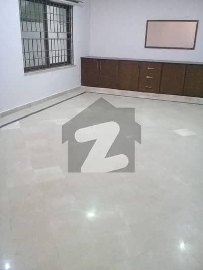 ای ۔ 11 اسلام آباد میں 2 کمروں کا 8 مرلہ زیریں پورشن 90.0 ہزار میں کرایہ پر دستیاب ہے۔