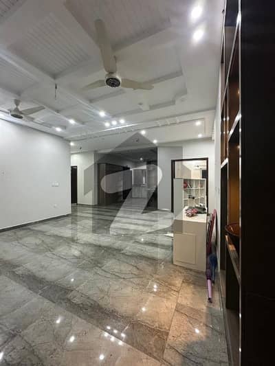 ایم پی سی ایچ ایس ۔ ملٹی گارڈنز بی ۔ 17,اسلام آباد میں 3 کمروں کا 1 کنال بالائی پورشن 1.35 لاکھ میں کرایہ پر دستیاب ہے۔