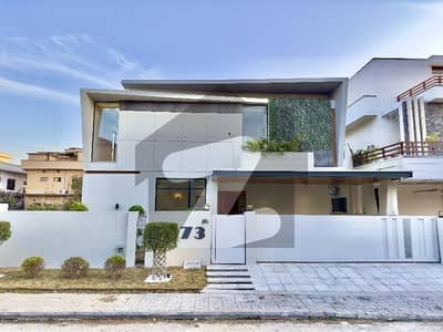 Simple & Effective Titles 1 Kanal Beautiful House for Sale in DHA Phase 2