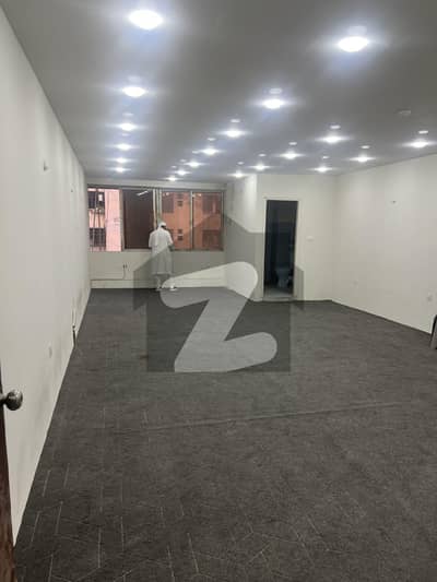 بہادر آباد گلشنِ اقبال ٹاؤن,کراچی میں 3 مرلہ Studio دفتر 70.0 ہزار میں کرایہ پر دستیاب ہے۔