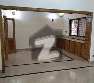 E-11 20- Marla Beautiful Ground Portion With Separate Gas Electric Meters And Parking