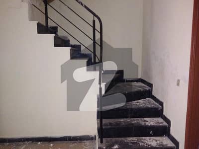 ڈی ایچ اے فیز 4 ڈیفنس (ڈی ایچ اے),لاہور میں 4 کمروں کا 1 کنال مکان 6.25 کروڑ میں برائے فروخت۔