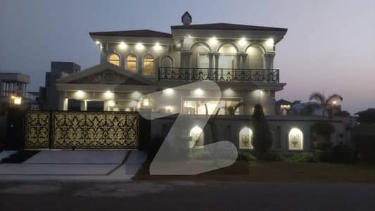 ڈی ایچ اے فیز 7 - بلاک ٹی فیز 7,ڈیفنس (ڈی ایچ اے),لاہور میں 6 کمروں کا 1 کنال مکان 4.75 لاکھ میں کرایہ پر دستیاب ہے۔