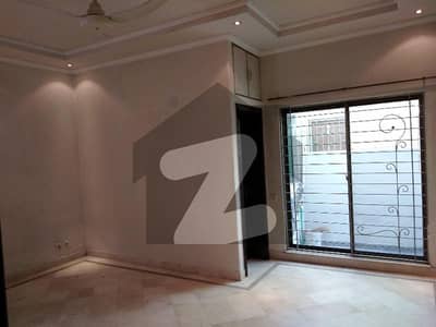 House Spread Over 1 Kanal In Punjab Coop Housing Society Available