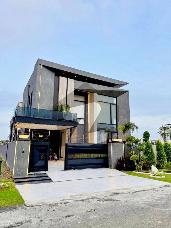LUXURIOUS ONE KANAL MANSION ON TOP LOCATION LUXURIOUS ONE KANAL MANSION ON TOP LOCATION